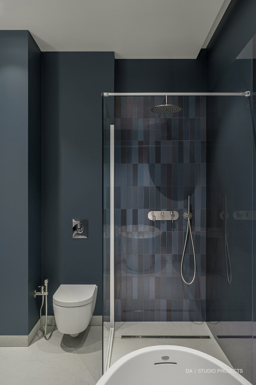 Shower enclosure and WC
