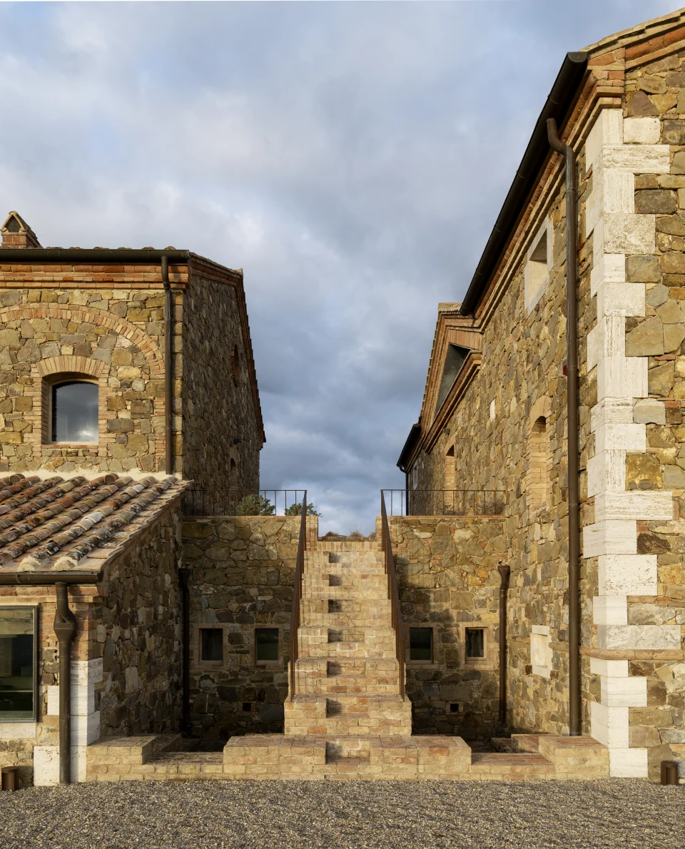 The courtyard between the two bodies